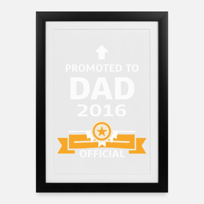 Promu papa en 2016 - Affiche encadrée (27 × 37 cm) - noir