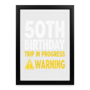 Avertissement : voyage pour le 50e anniversaire en cours - Affiche encadrée (27 × 37 cm) - noir - Devant