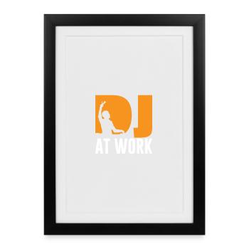 DJ au travail - Affiche encadrée (27 × 37 cm) - noir - Devant
