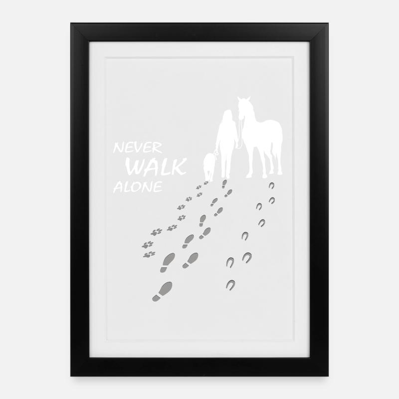 Hund Pferd Reiterin - Never walk alone, gemeinsam - Gerahmtes Poster (27 × 37 cm) - Schwarz