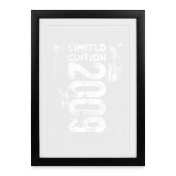 Édition limitée 2009 | Né en 2009 - Affiche encadrée (27 × 37 cm) - noir - Devant