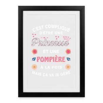 Cadeau Humoristique Pompière Princesse - Affiche encadrée (27 × 37 cm) - noir - Devant