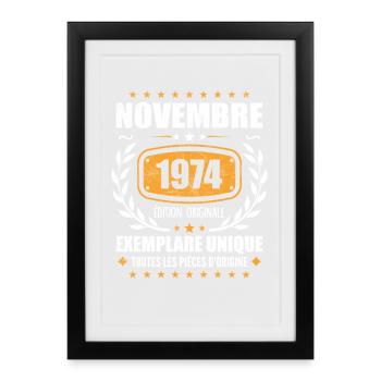 Novembre 1974 Édition Originale Vintage Novembre - Affiche encadrée (27 × 37 cm) - noir - Devant