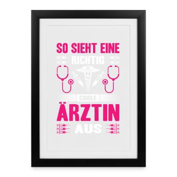 Pflegerin Geschenke Pflege Lustig Krankenpflegerin - Gerahmtes Poster (27 × 37 cm) - Schwarz - Vorne