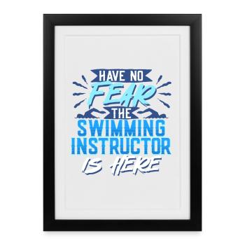 Schwimmlehrer L’instructeur de natation est là - Affiche encadrée (27 × 37 cm) - noir - Devant