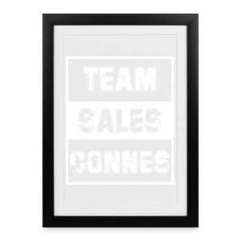 Team Sales Connes -  Polémique  Brigitte  - Affiche encadrée (27 × 37 cm) - noir - Devant