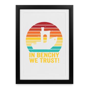 In Benchy We Trust – Retro 3D Printing Design - Framed poster (27 × 37 cm) - black - Front