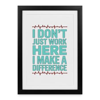 Infirmière aux urgences Je ne travaille pas seulement ici, je suis infirmière en traumatologie - Affiche encadrée (27 × 37 cm) - noir - Devant