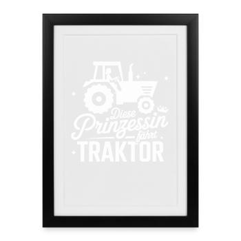 Cette princesse conduit un tracteur, drôle de dicton. - Affiche encadrée (27 × 37 cm) - noir - Devant