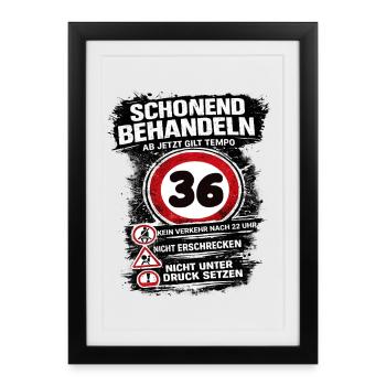 Traitez doucement Panneau de circulation 36 anniversaire - Affiche encadrée (27 × 37 cm) - noir - Devant