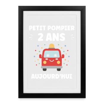 Petit Pompier 2 Ans Aujourd'hui - Affiche encadrée (27 × 37 cm) - noir - Devant