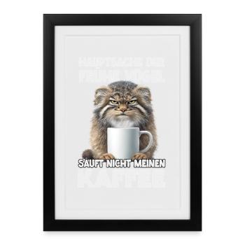 Pallas Cat Manul Kaffee Motiv | Grumpy Wildkatze  - Gerahmtes Poster (27 × 37 cm) - Schwarz - Vorne