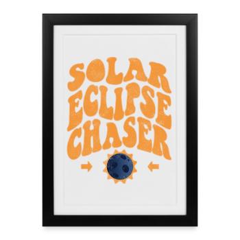 Solar eclipse chaser - Framed poster (27 × 37 cm) - black - Front