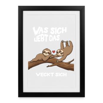 Langsame Liebe am Baum - Wortspiel mit Faultieren - Gerahmtes Poster (27 × 37 cm) - Schwarz - Vorne
