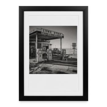 Route Station-service Lieux Oubliés Crimes anciens avec des animaux - Affiche encadrée (27 × 37 cm) - noir - Devant