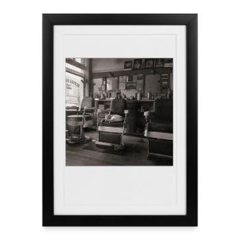 Salon de barbier pour chats Photo vintage Crime animalier rétro - Affiche encadrée (27 × 37 cm) - noir - Devant