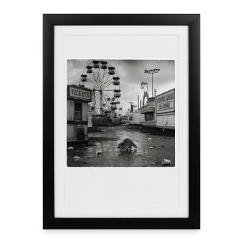 Abandoned Funfair Raccoon Retro Funfair Animal - Framed poster (27 × 37 cm) - black - Front