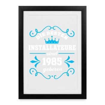 Anniversaire du plombier Né en 1985 Collègue né - Affiche encadrée (27 × 37 cm) - noir - Devant