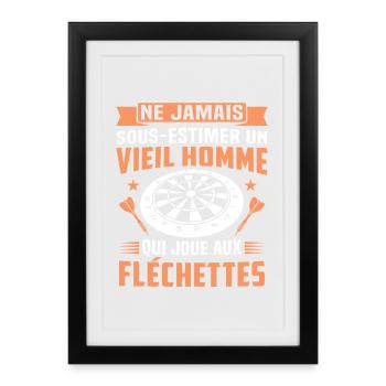 un vieil homme qui joue aux fléchettes - Affiche encadrée (27 × 37 cm) - noir - Devant