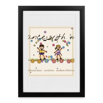 Enfants dansants dans le jardin de fleurs - Affiche encadrée (27 × 37 cm) - noir - Devant
