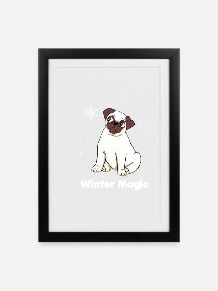 Winterzauber Mops - Gerahmtes Poster (27 × 37 cm) - Schwarz