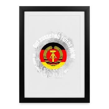 ossi spruch humor ostdeutsch DDR ego flagge emblem - Gerahmtes Poster (27 × 37 cm) - Schwarz - Vorne