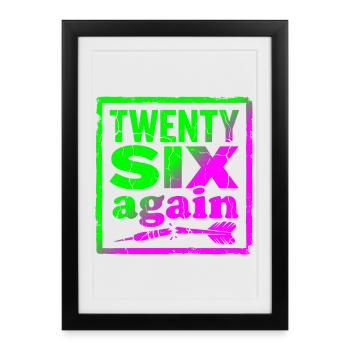 Darts Shirt oder tasse 26 Punkte Fehlwurf - Gerahmtes Poster (27 × 37 cm) - Schwarz - Vorne