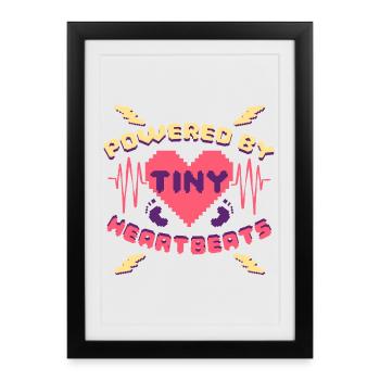 Infirmière en néonatologie alimentée par de minuscules battements de cœur - Affiche encadrée (27 × 37 cm) - noir - Devant