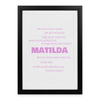 Mathilde dans le rôle des proverbes - Affiche encadrée (27 × 37 cm) - noir - Devant