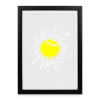 Balle de tennis avec toute sa force à travers la chemise - Affiche encadrée (27 × 37 cm) - noir - Devant