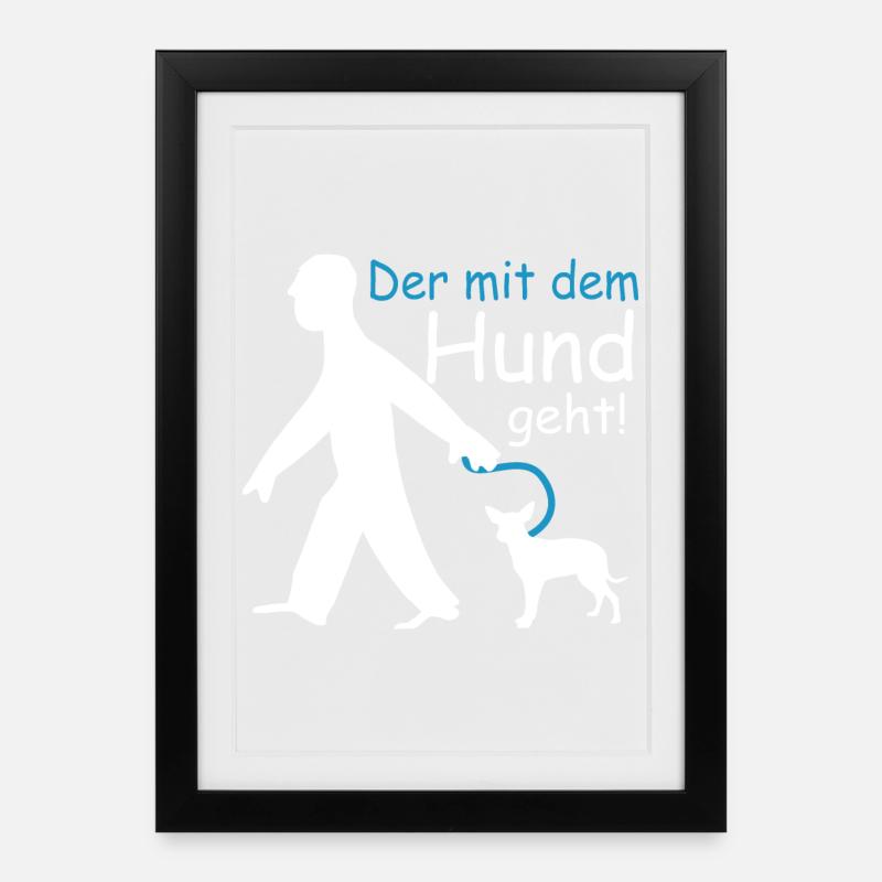 Der mit dem Hund geht - Gerahmtes Poster (27 × 37 cm) - Schwarz