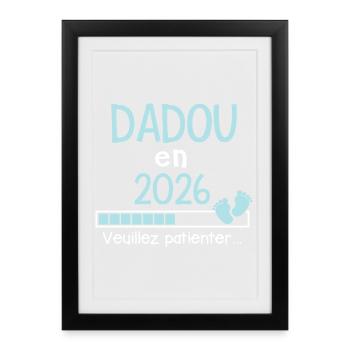 Dadou en 2026 Cadeau futur Papi - Affiche encadrée (27 × 37 cm) - noir - Devant