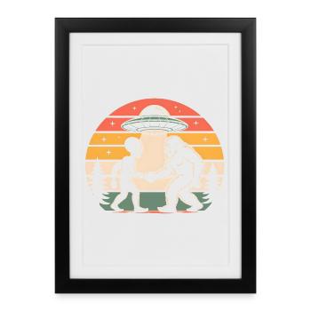 Bigfoot und Außerirdisches UFO treffen Retro-Sonnenuntergang - Gerahmtes Poster (27 × 37 cm) - Schwarz - Vorne