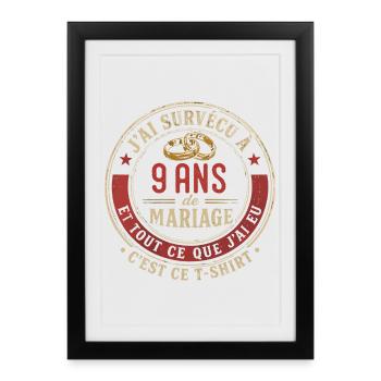 Humour Anniversaire : J'ai Survécu à 9 Ans - Affiche encadrée (27 × 37 cm) - noir - Devant