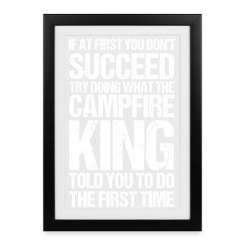 Camping Bonfire Camp Life Forest Camper - Gerahmtes Poster (27 × 37 cm) - Schwarz - Vorne