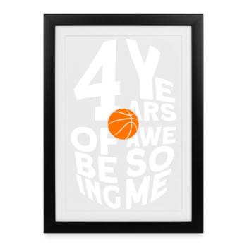 4 ANS À ÊTRE GÉNIAL AU BASKET 4E ANNIVERSAIRE - Affiche encadrée (27 × 37 cm) - noir - Devant
