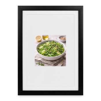 Salade de roquette et de pignons de pin - Affiche encadrée (27 × 37 cm) - noir - Devant