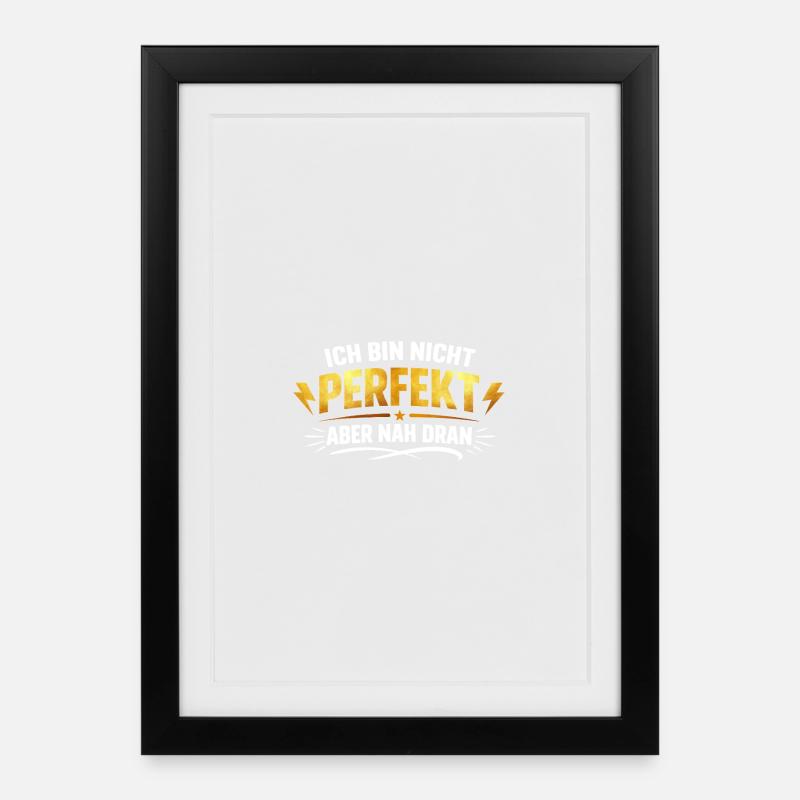 Pas parfait, mais proche – lettres dorées - Affiche encadrée (27 × 37 cm) - noir