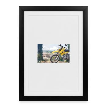 Moto dans un paysage de montagne - Affiche encadrée (27 × 37 cm) - noir - Devant