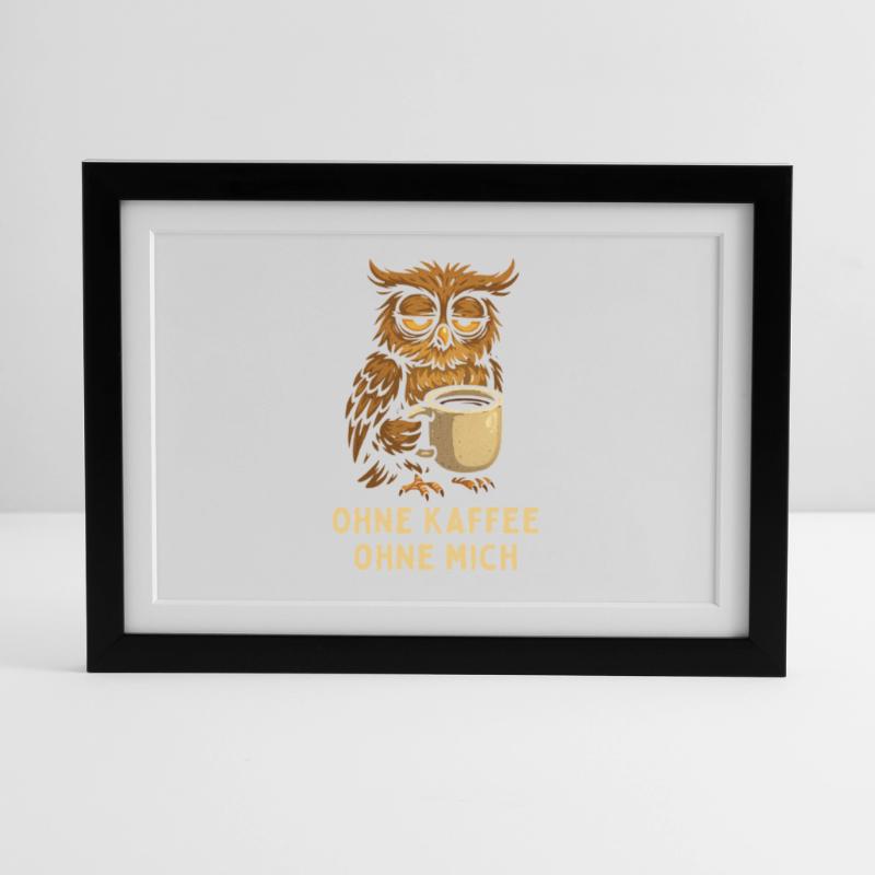 Nickernde Eule mit Kaffee Gerahmtes Poster (37 × 27 cm)