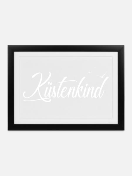 Küstenkind - Gerahmtes Poster (37 × 27 cm) - Schwarz