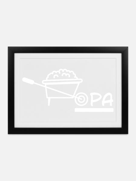 Opa Schubkarren Gartenarbeit - Gerahmtes Poster (37 × 27 cm) - Schwarz