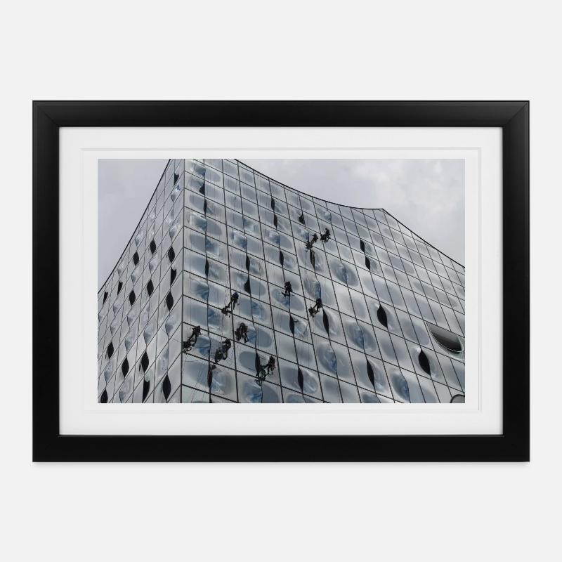 Elbphilharmonie mit Fensterputzern - Gerahmtes Poster (37 × 27 cm) - Schwarz