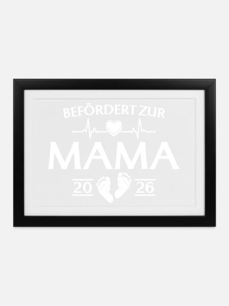 Mutter 2026 - Befördert zur Mama - Gerahmtes Poster (37 × 27 cm) - Schwarz