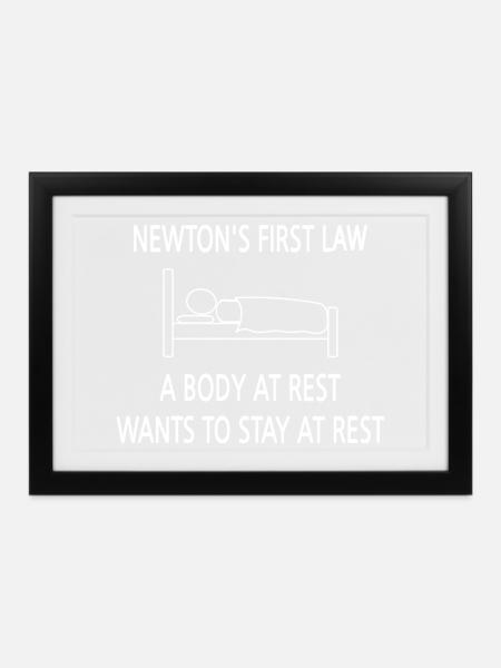 Newtons erstes Gesetz Bettruhe-Grafik - Gerahmtes Poster (37 × 27 cm) - Schwarz