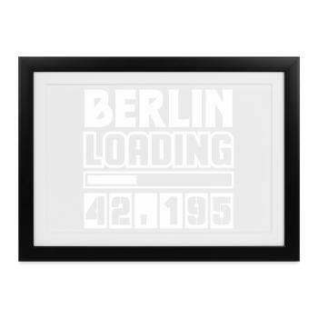 Berlin Loading 42.195 - Gerahmtes Poster (37 × 27 cm) - Schwarz - Vorne