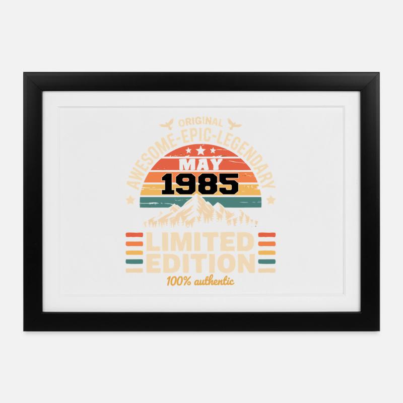 Mai 1985 – Mai 1985 - Gerahmtes Poster (37 × 27 cm) - Schwarz