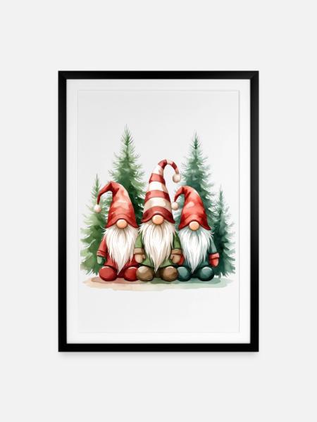 Drei Gartenzwerge im Winterwald - Gerahmtes Poster (49 × 69 cm) - Schwarz