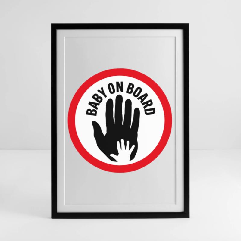 Bébé à bord main dans la main Affiche encadrée (49 × 69 cm)