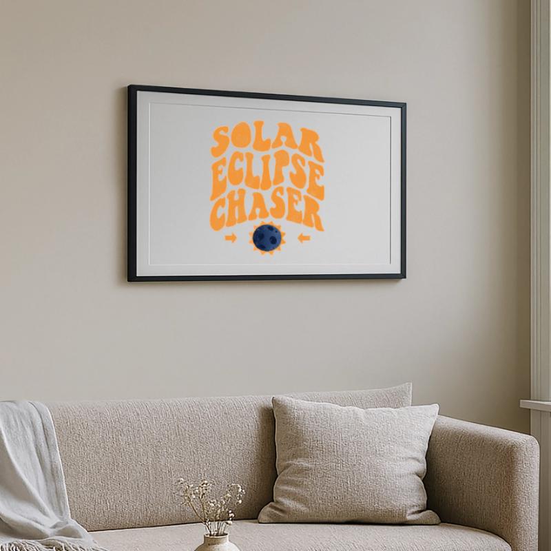 Solar eclipse chaser Gerahmtes Poster (69 × 49 cm)